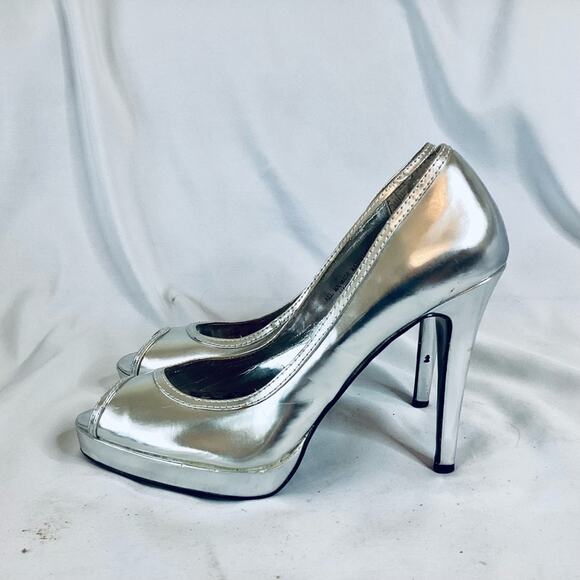 Colin Stuart Silver Peep Toe Pumps - Picture 3 of 10